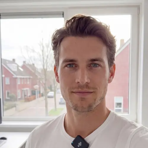 Tom Bakker